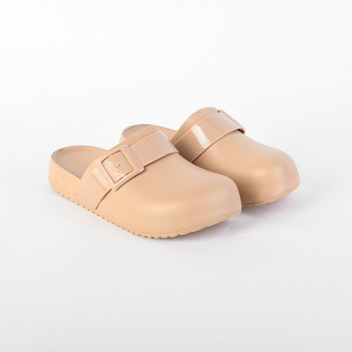 حذاء كيكس - قباقيب سيليكون مريحة بتفاصيل إبزيم للنساء