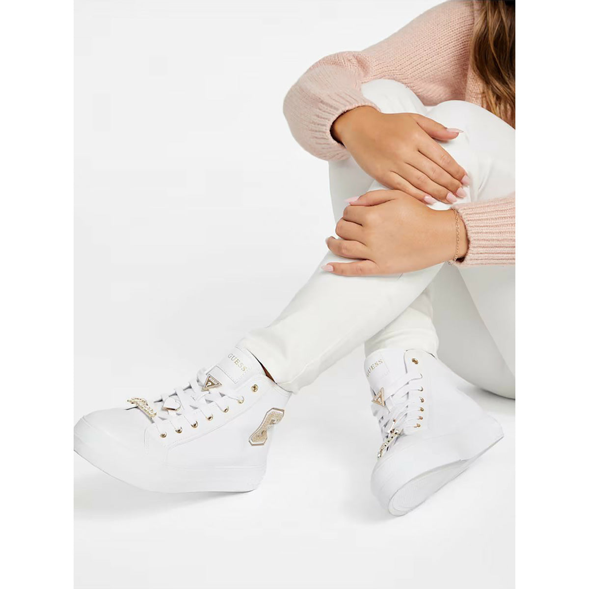 جيس - حذاء رياضي نسائي بكعب عالٍ